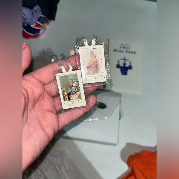 FIRST HOLY COMMUNION SET - Picture 12 of 12